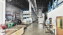 LINER (D22), Factory #558270471